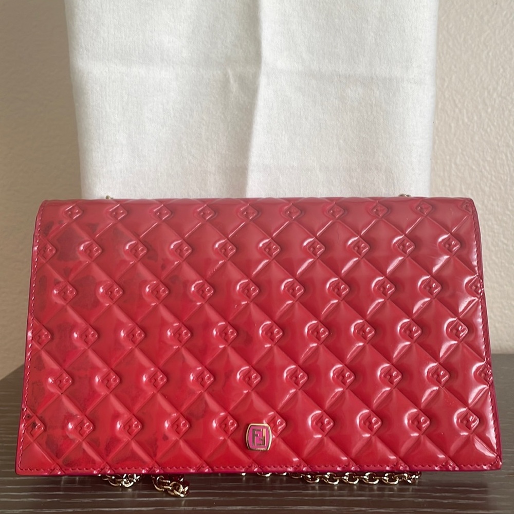 EUC Fendi Crossbody Patent Embossed Fendilicious Wallet On Authentic Chain